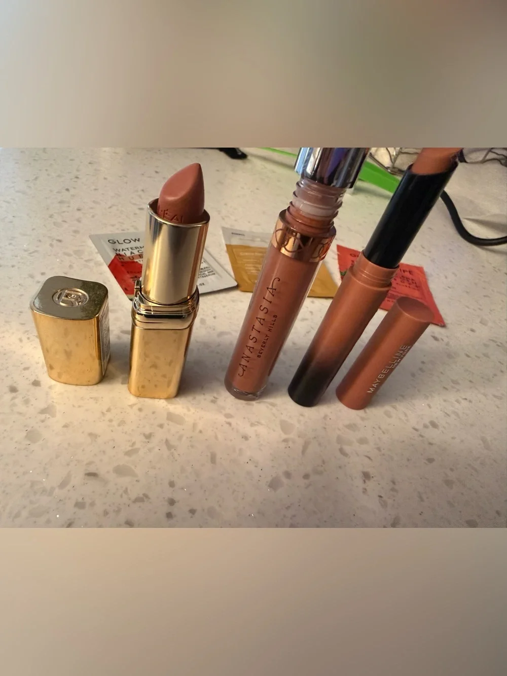 Lip stick/gloss and serum bundle